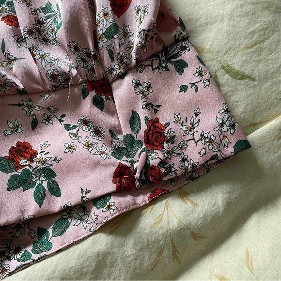 Floral Satin-Look Top - Picture 6 of 7